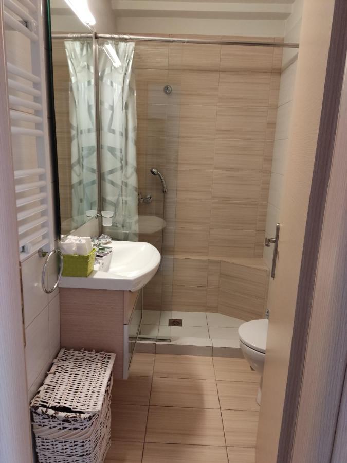Central & Comfortable, With Acropolis View Athens Luaran gambar